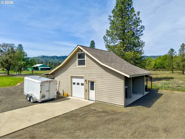 300 MATTIE K LN, Roseburg, OR 97471