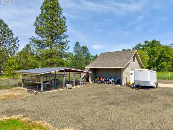 300 MATTIE K LN, Roseburg, OR 97471