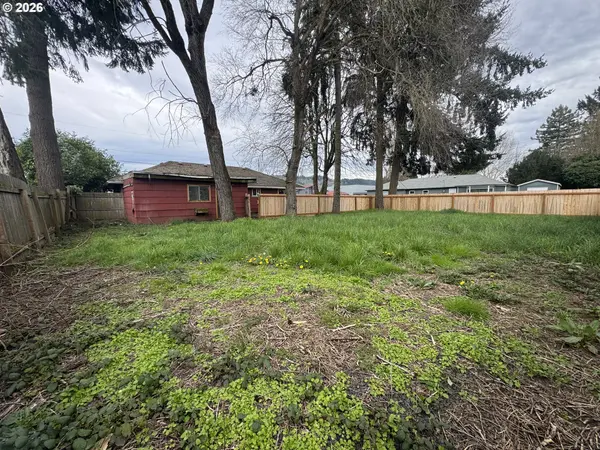 211 SHERMAN ST, Amity, OR 97101