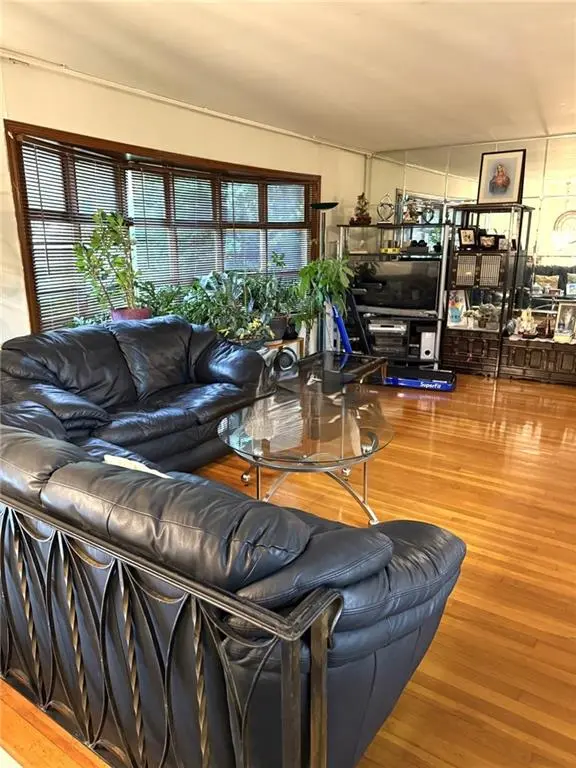 482 Steuben ST, Staten  Island, NY 10305