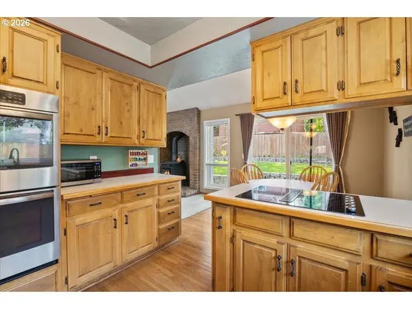 3368 HUCKLEBERRY CT S, Salem, OR 97302