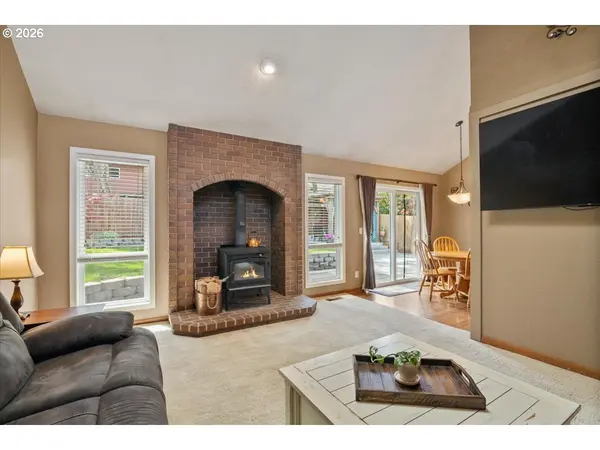 3368 HUCKLEBERRY CT S, Salem, OR 97302