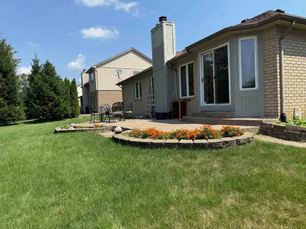 47177 Pamela DR, Macomb Twp, MI 48044