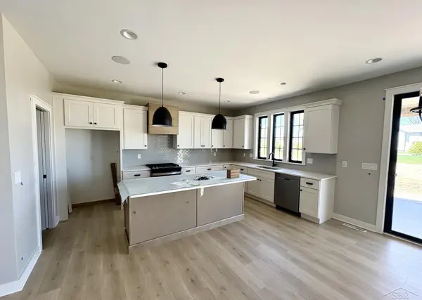 160 Queens Creek DR, Frankenmuth, MI 48734