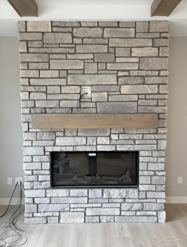 160 Queens Creek DR, Frankenmuth, MI 48734