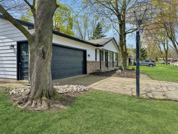 6160 Del Cano DR SE, Cascade Twp, MI 49546