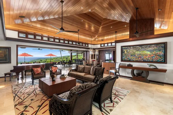 81-555 KAIUE ST, Kealakekua, HI 96750