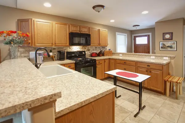 2096 Chrystal Ridge DR, East Bay Twp, MI 49686