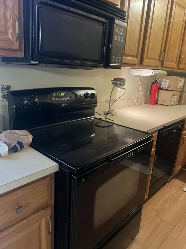 23364 Cornerstone Village DR, Southfield City, MI 48075