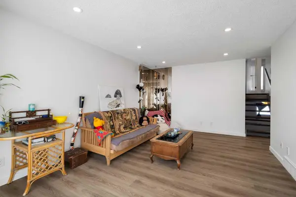 95 Beddington WAY NE, Calgary, AB T3K1M8