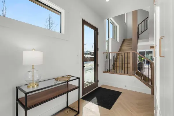 2401 4 AVE NW, Calgary, AB T2N 0P3