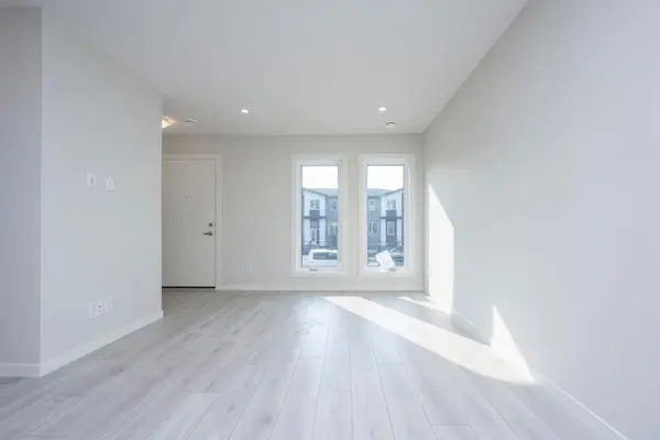 412 Seton CIR SE, Calgary, AB T3M 3H1