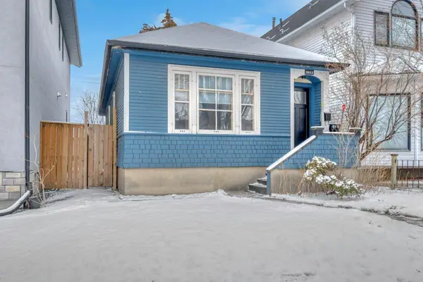 2612 26A ST SW, Calgary, AB T3E 2C7
