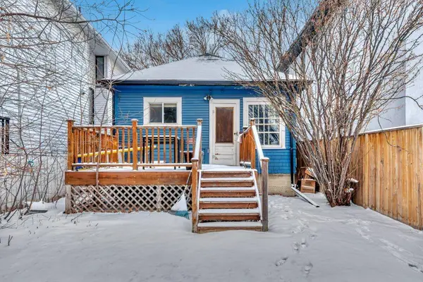 2612 26A ST SW, Calgary, AB T3E 2C7