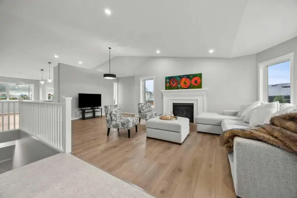 335 Sheep River PL, Okotoks, AB T1S1N7