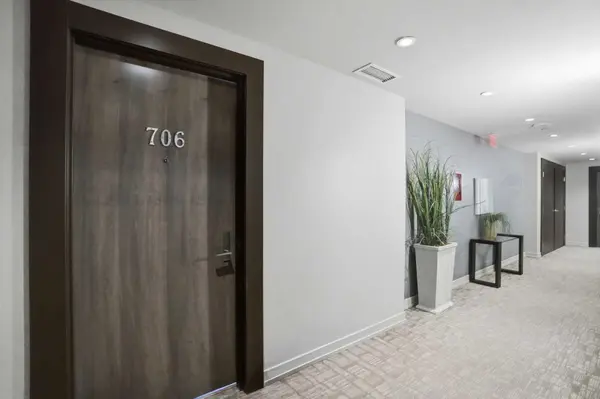 530 12 AVE SW #706, Calgary, AB T2R0B1