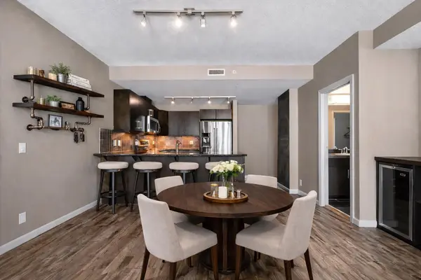 210 15 AVE SE #1703, Calgary, AB T2G 0B5