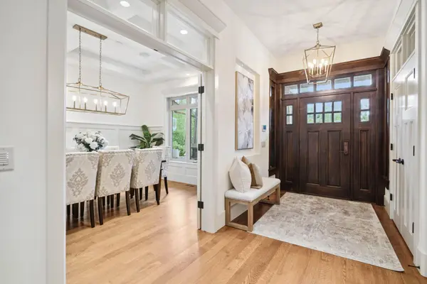 108 Posthill DR SW, Calgary, AB T3H 0J1