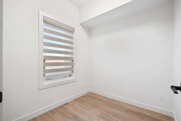 1230 3 ST SE #101, High River, AB T1V 0E9