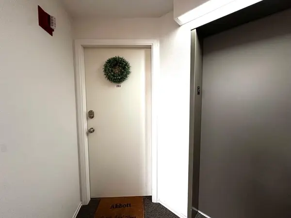 4811 48 ST #203, Camrose, AB T4V1L4