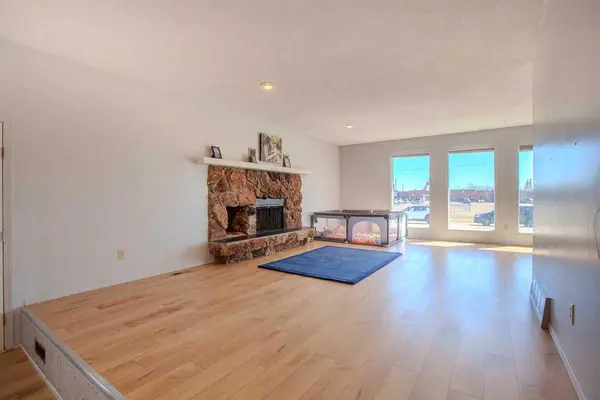 4408 45 ST, Mayerthorpe, AB T0E1N0