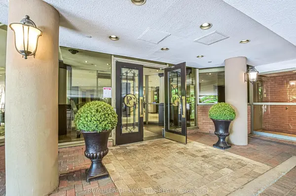 3181 Bayview AVE #902, Toronto C15, ON M2K 2Y2