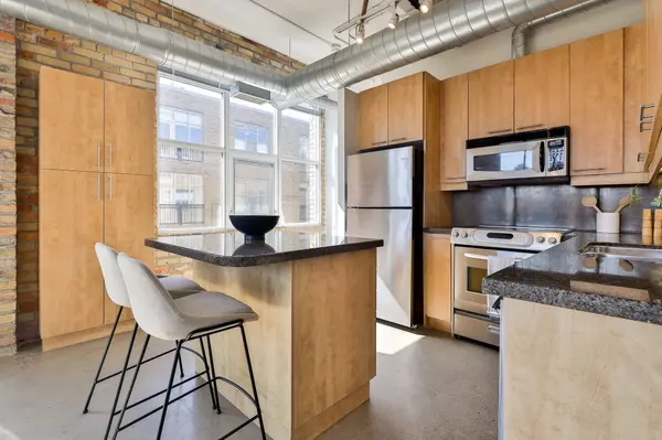 955 Queen ST W #519, Toronto C01, ON M6J 3X5