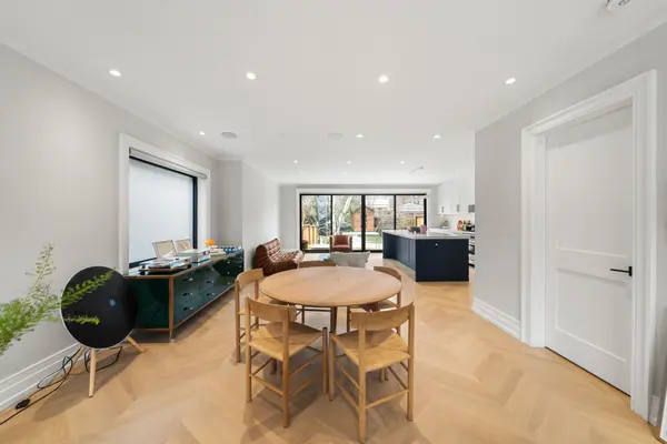 26 Carey RD, Toronto C10, ON M4S 1N8