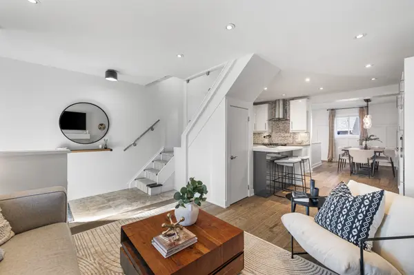 220 Robina AVE, Toronto C03, ON M6C 3Z1