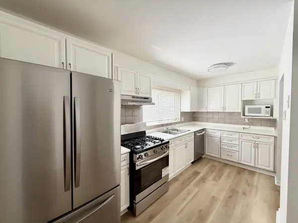 17 Regatta CRES #Upper, Toronto C07, ON M2R 2X7