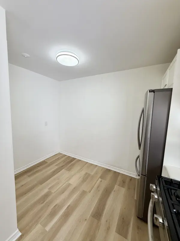 17 Regatta CRES #Upper, Toronto C07, ON M2R 2X7