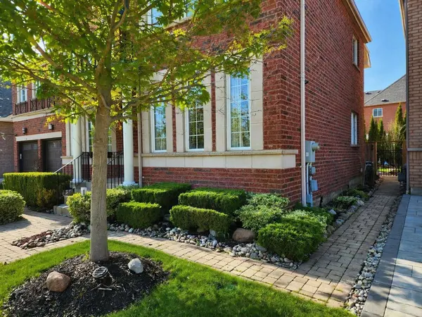 46 Williamson DR W, Ajax, ON L1T 4M9