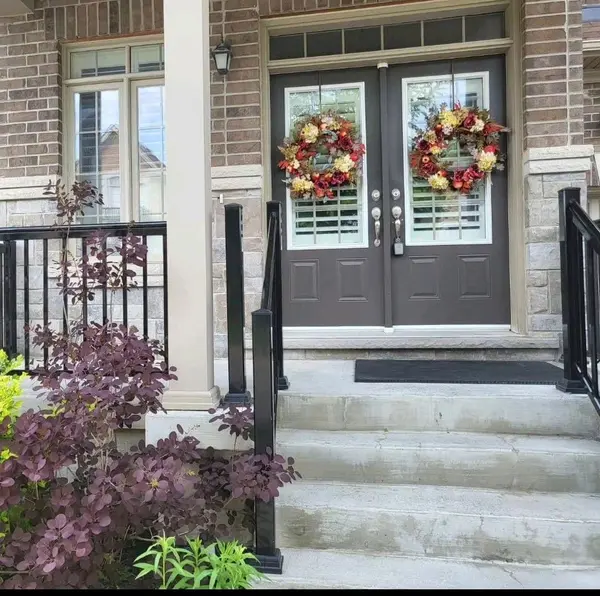 2142 Saffron DR, Pickering, ON L1X 0E2