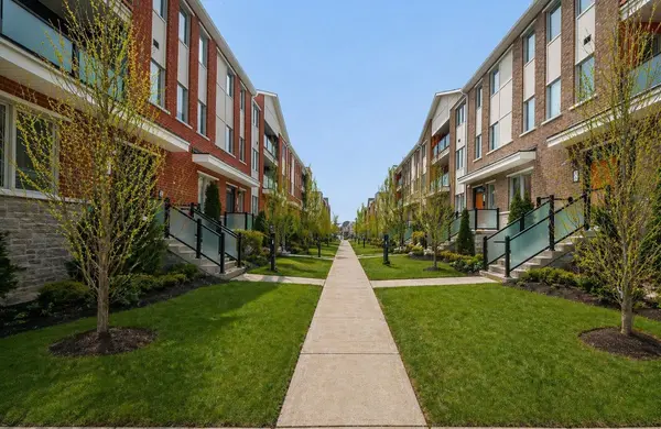 1148 Dragonfly AVE #512, Pickering, ON L1X 0H5