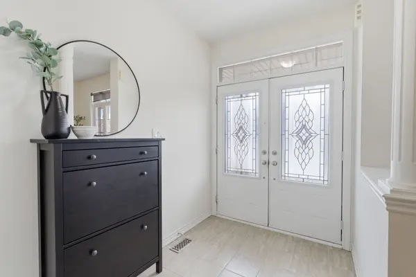 28 Sheldon DR, Ajax, ON L1T 0L9