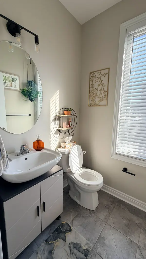 2502 Hibiscus DR, Pickering, ON L1X 0G7