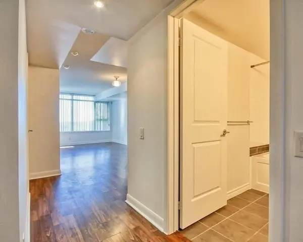 25 Town Centre #1711, Toronto E09, ON M1P 0B4