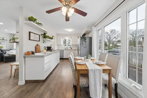 43 Ormond DR, Oshawa, ON L1G 7E3