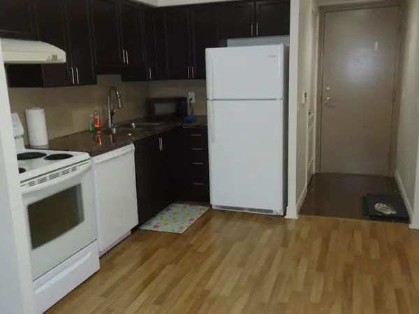 60 Town Centre CT #404, Toronto E09, ON M1P 0B2