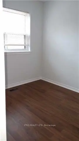 182 Ruggles AVE #3, Richmond Hill, ON L4C 1Y4