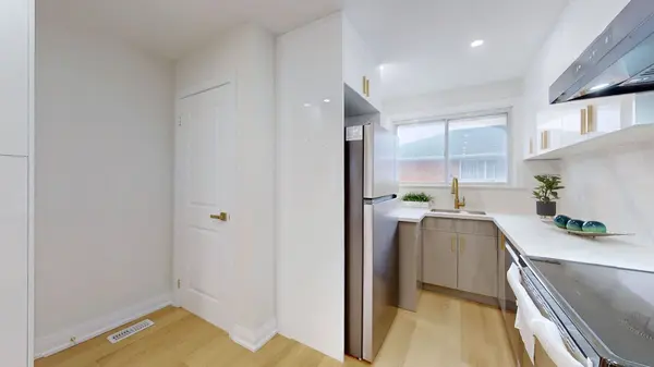 439 Fernleigh CIR N, Richmond Hill, ON L4C 1E5