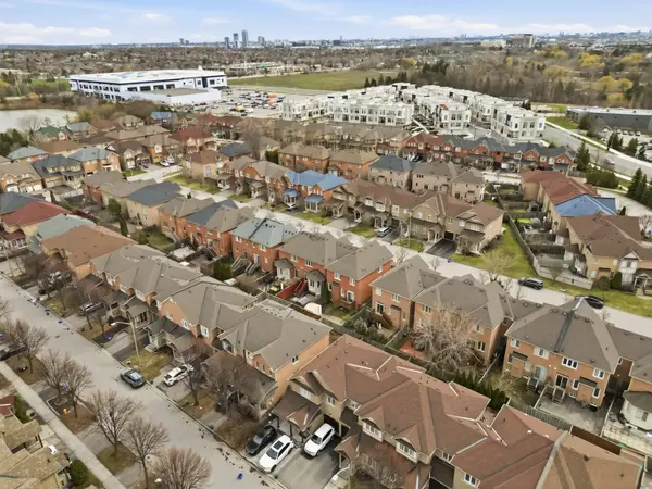 121 Hopecrest RD, Markham, ON L6C 2V7