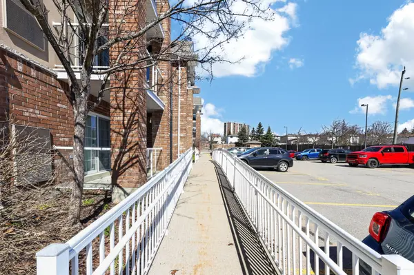 41 Coulter ST #3, Barrie, ON L0K 1S0