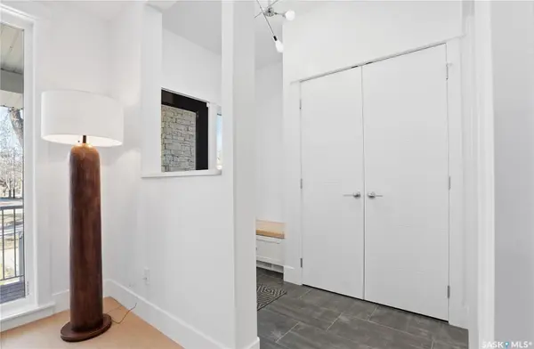 738 Main Street, Saskatoon, SK S7H 0K1