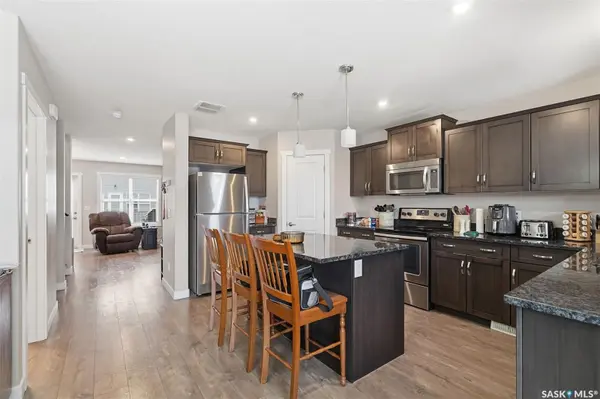 556 Pringle CRESCENT, Saskatoon, SK S7T 1C9