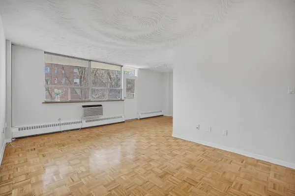 80 Coe Hill DR #206, Toronto W01, ON M6S 3C9