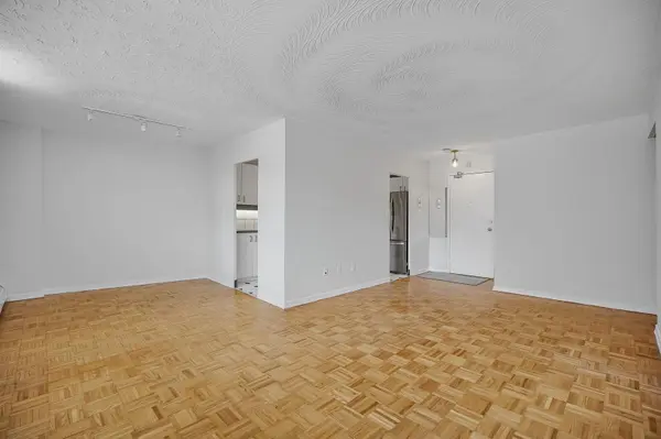 80 Coe Hill DR #206, Toronto W01, ON M6S 3C9