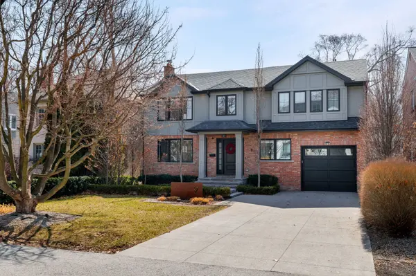 9 Bernice AVE, Toronto W07, ON M8Y 1Z5