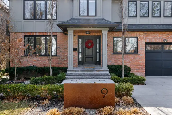 9 Bernice AVE, Toronto W07, ON M8Y 1Z5