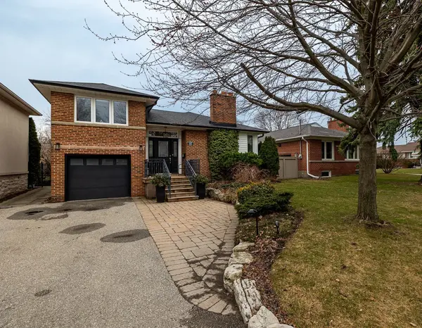 17 Saybrook AVE, Toronto W07, ON M8Z 2V3